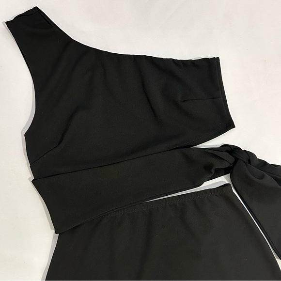 Windsor A Cut Above One Shoulder Mini Dress - Picture 6 of 12